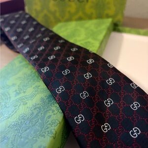 Gucci Black and Red Logo Men's Tie